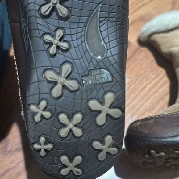 North face Boots - Picture 3 of 5